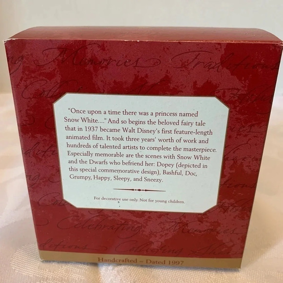 Hallmark Ornament Disney's Snow White 60th Anniversary Edition 1997 - Picture 6 of 6